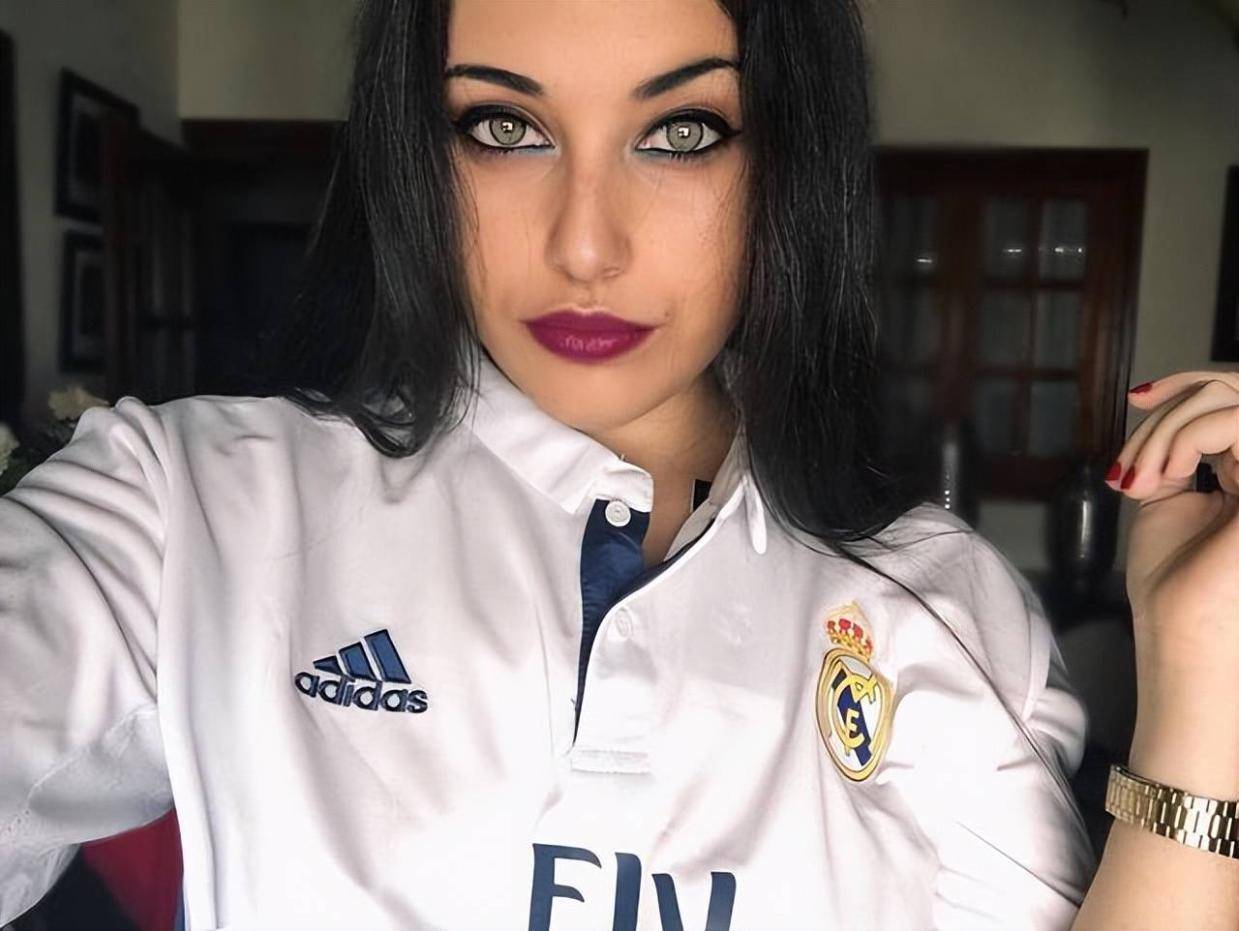 比利亚雷亚尔VS巴萨，维拉VS曼联，今晚2场焦点战预测，会爆冷吗